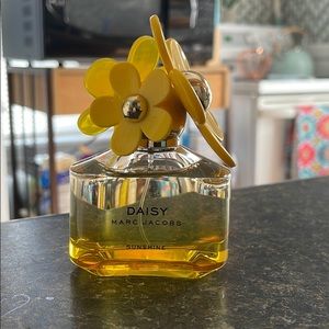 Daisy Marc Jacobs sunshine